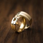 Par Alianças de Moedas Antiga Reta 7MM Coração e Pedras