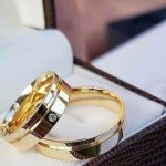 Par Alianças de Moedas Antiga Reta 6MM Friso no Canto e Pedra