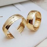 Par de Alianças de Moedas Antigas Abaulada 7MM dois Frisos Aberto