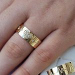 Par Alianças de Moedas Antiga Reta 8MM Coração Pedras e Batimentos