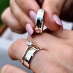 Par Aliança Chanfrada 8MM e Friso no Canto