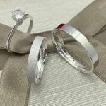 Par Aliança Prata 950 Reta 4MM Jateada e Lisa