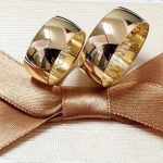 Par Alianças de Moedas Antiga Abaulada e Pedra