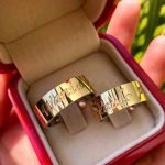 Par de Alianças Moedas Antigas Reta 7MM Gravação Externa