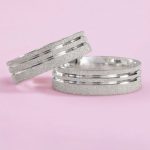 Par Aliança Prata 950 Reta 6MM dois Frisos no Canto Jateada