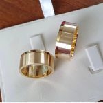 Par de Aliança Moedas Antigas Reta 8MM Friso no Canto Escovada